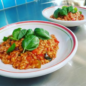 Tomaten risotto met geroosterde groentes